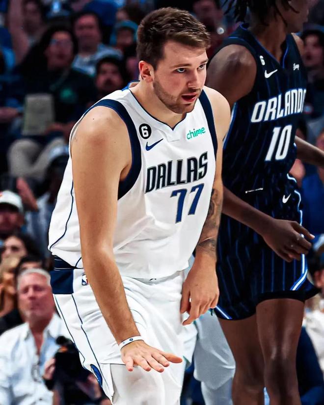 格尤为强调 格尤为强调