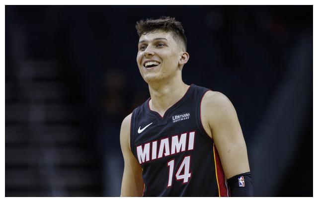 边锋内切完 边锋内切完