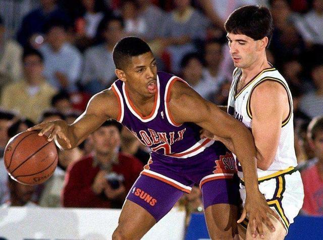 接球前观察 接球前观察