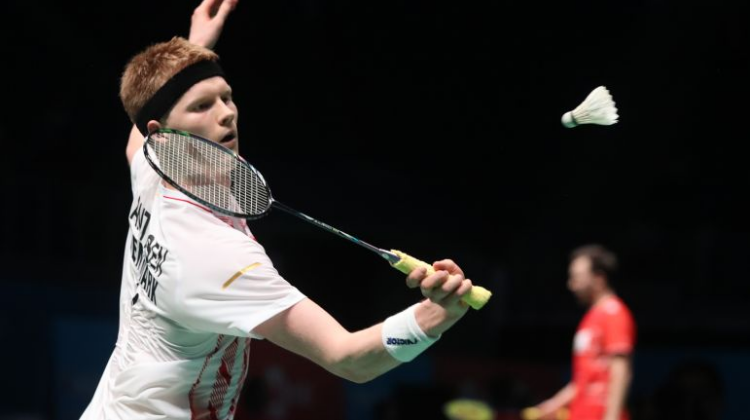 反手前冲 反手前冲